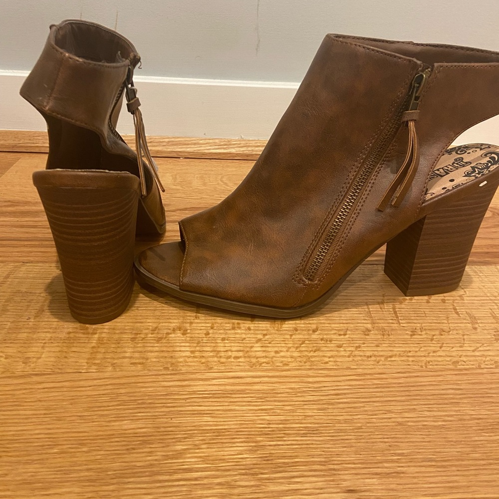 | Peep Toe | | Open Heel | | Size 11 | - Picture 3 of 3